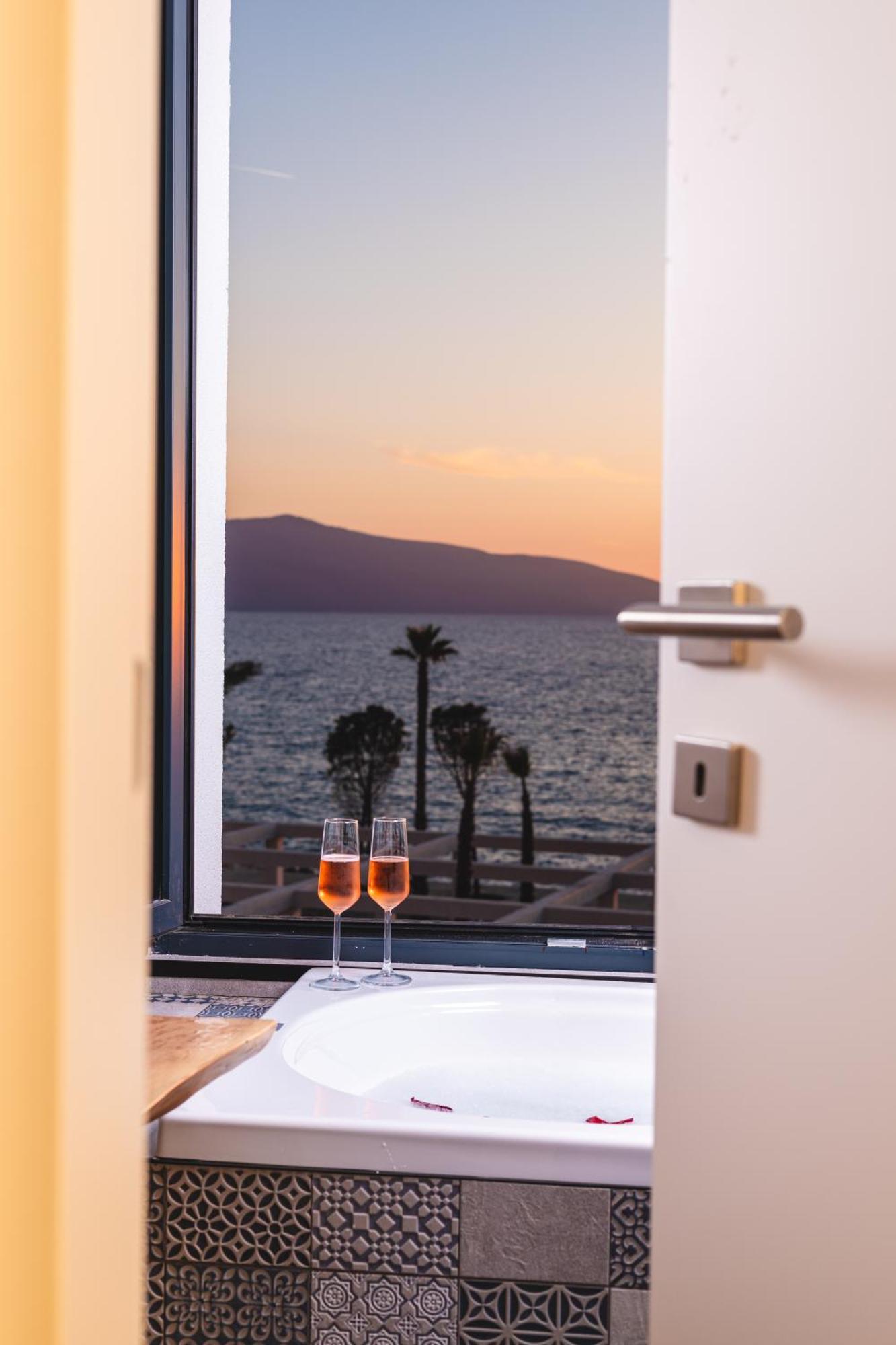 Azar Luxury Suites Vlorë 외부 사진